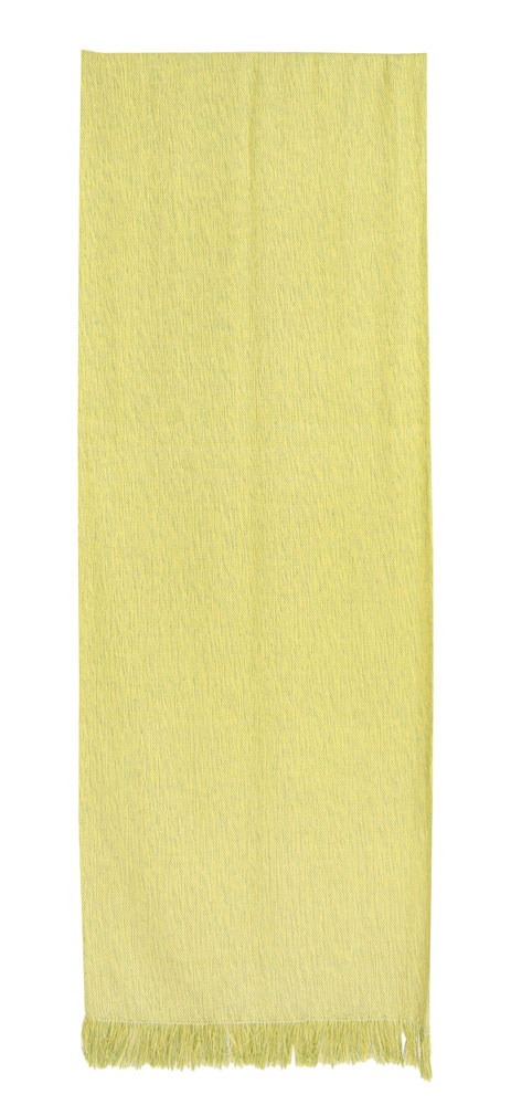 Bufanda de seda en color pistacho claro.